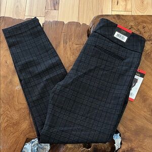 Dalia Womens Skinny Plaid Pants in Black and Gray